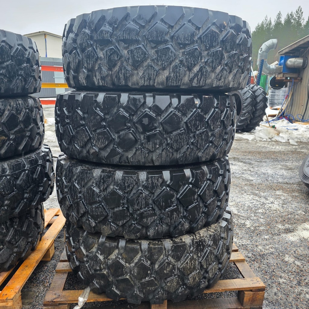 365/80R20 152K TL (14.5R20) Michelin XZL Käytetty KA-rengas Veto DOT- 10-11  17-18mm