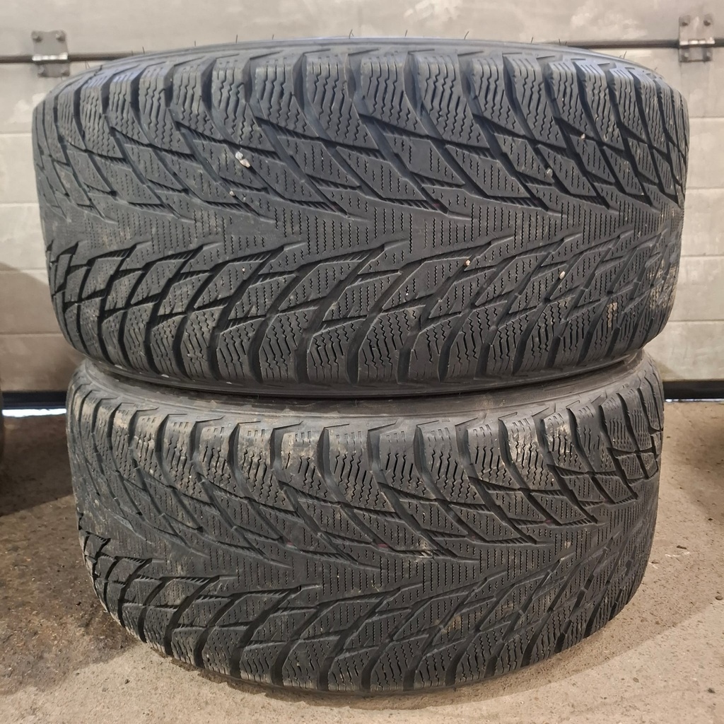 245/45R18 100R XL Nokian Hakkapeliitta R2 Käytetty kitkarengas 4,5mm DOT-14