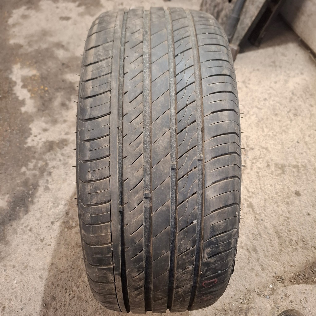 235/35R20 92W XL Arivo Ultra ARZ5 Käytetty kesärengas 6,5mm DOT-23