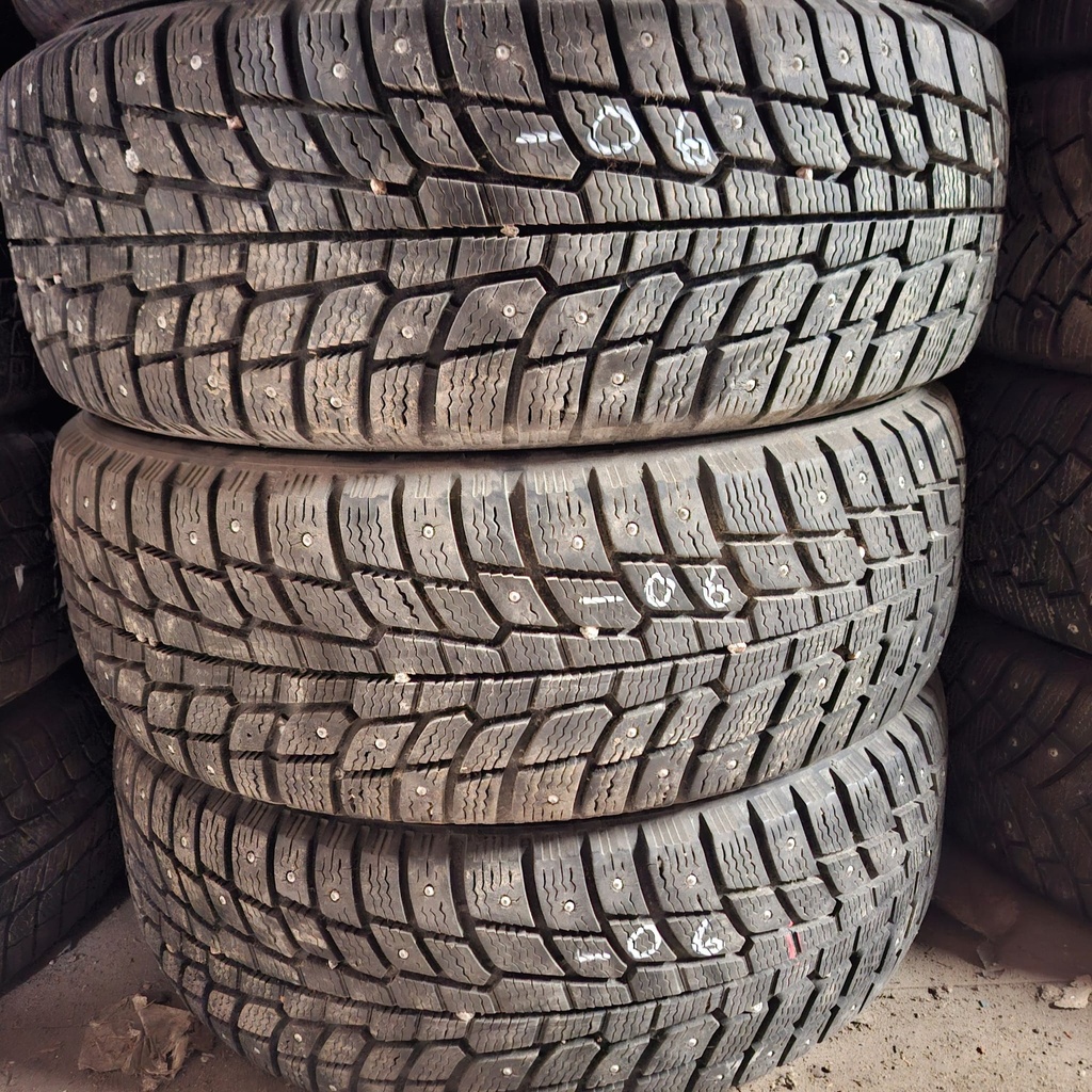 205/65R15 94Q Michelin X-Ice North Käytetty nastarengas 6,5-8mm DOT-06
