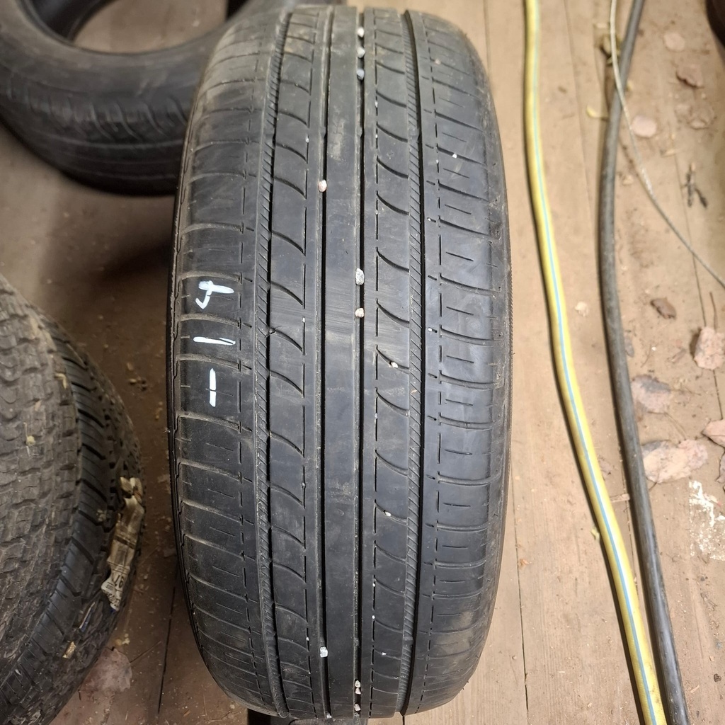 205/65R15 94H Minerva Radial F109 Käytetty kesärengas 5mm DOT-14