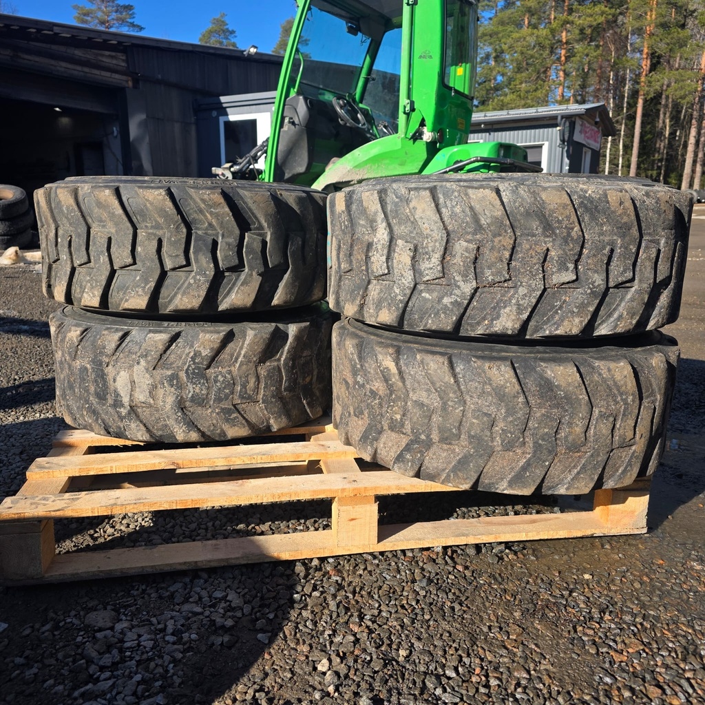 10-16.5 8pr ULTRASERVICE K192 Käytetty BOBCAT rengas DOT-16  Pintaa 2x10mm / 2x5-4mm
