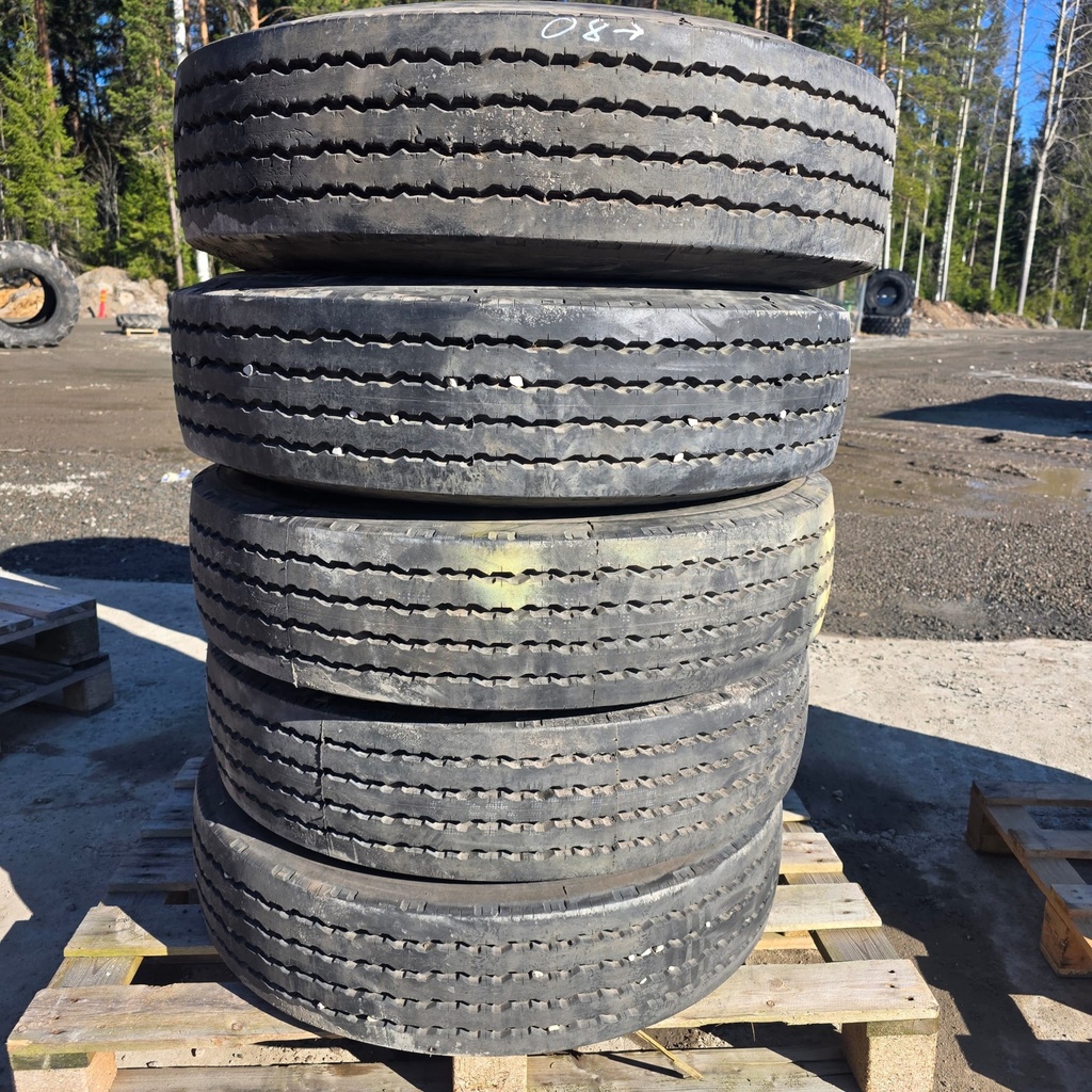 10.00R15 148/145K GOODYEAR G114 Käytetty KA-rengas trailer DOT- 08 tai uudempi  11mm