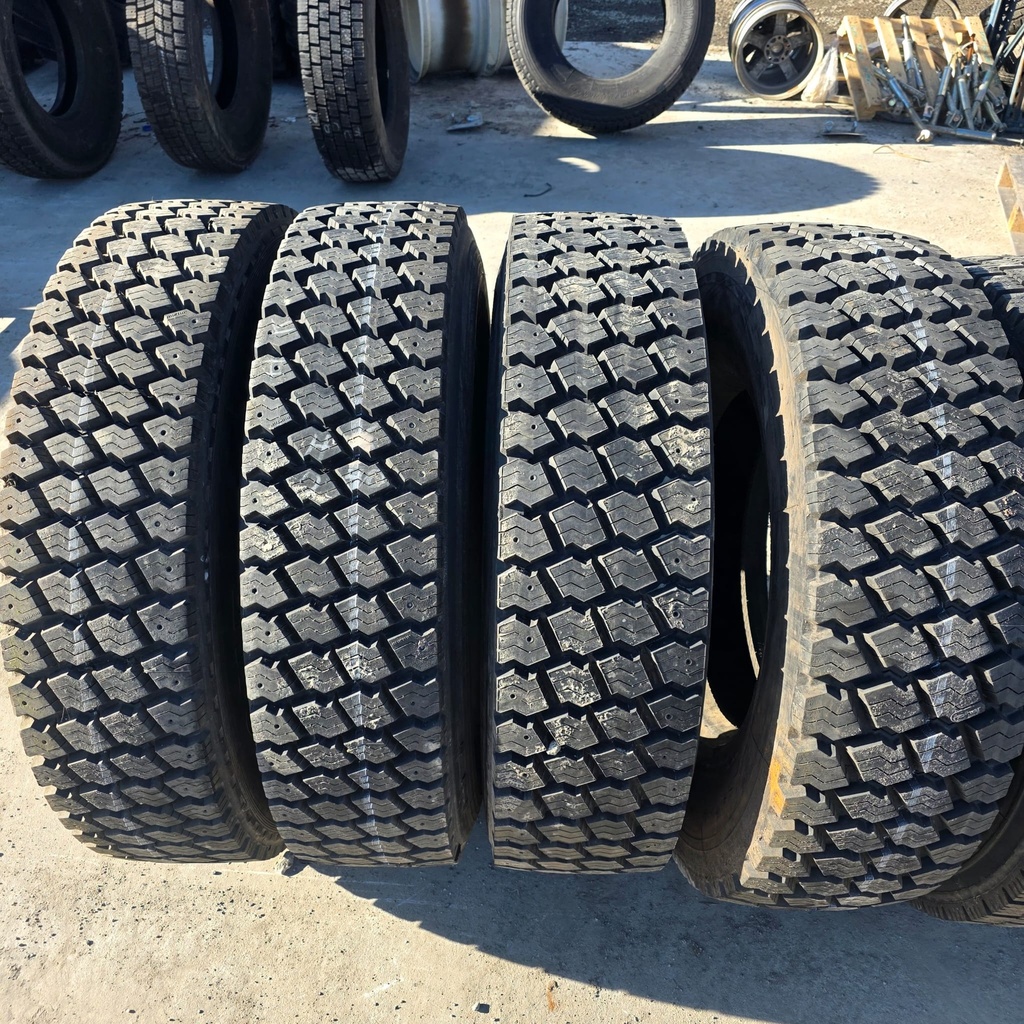 295/80R22.5 pinnattu 21 pinta KA-rengas Veto B-RUNKO