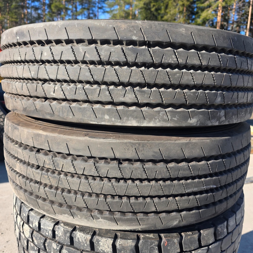 215/75R17.5 126/124M BARUM BF 200 ROAD  Käytetty KA-rengas Ohjaava (Kesä)