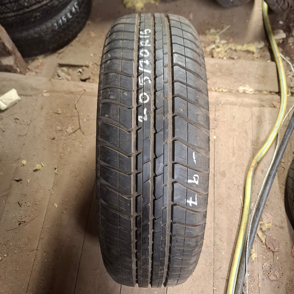 205/70R15 95T Semperit Top-Life Käytetty kesärengas 8mm DOT-97
