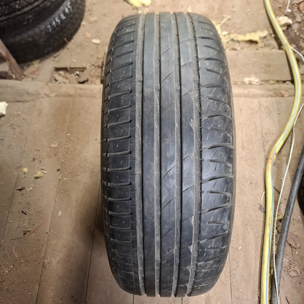 215/65R15 100H XL Nokian Hakka H Käytetty kesärengas 6,5mm DOT-08