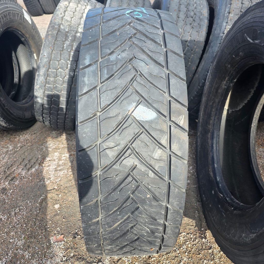 315/70R22.5 154/150ML GOODYEAR KMAX D Käytetty KA-rengas Veto DOT-18 8mm (REGROOVED) (KESÄ)