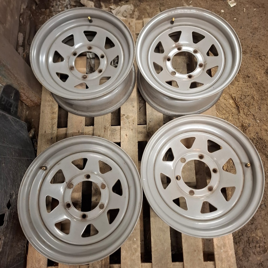 Käytetty Mangels Peltivanne 6x139,7 ET 12 KR 110,0 7x15"