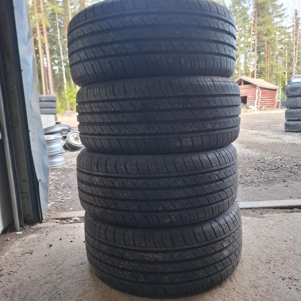 235/40R18 95W XL Arivo Ultra ARZ5 Käytetty kesärengas 7-7,5mm DOT-23