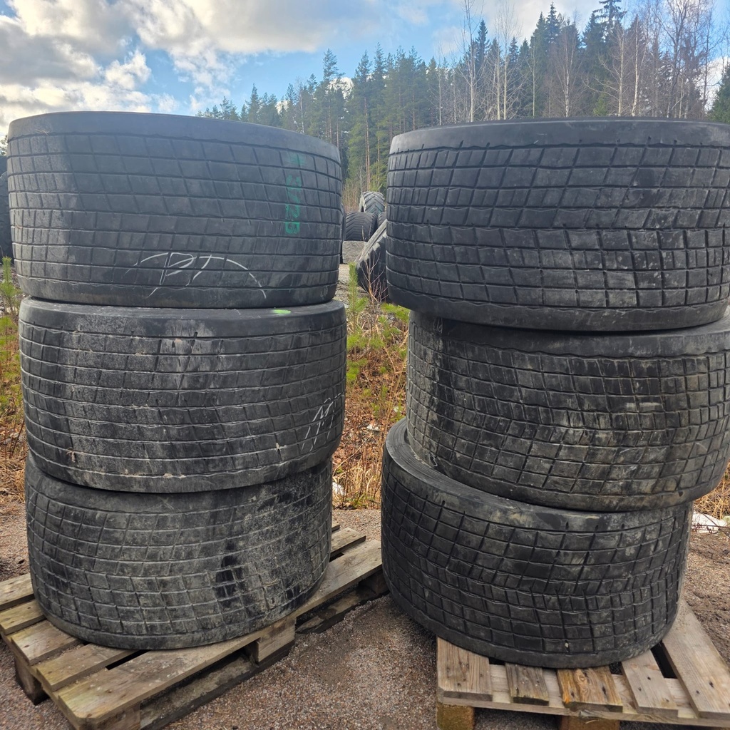 495/45R22.5 169K MICHELIN XONE MULTI  Käytetty KA-rengas DOT-19 4-5mm(REGROOVED) (MAATALOUS KÄYTTÖÖN)