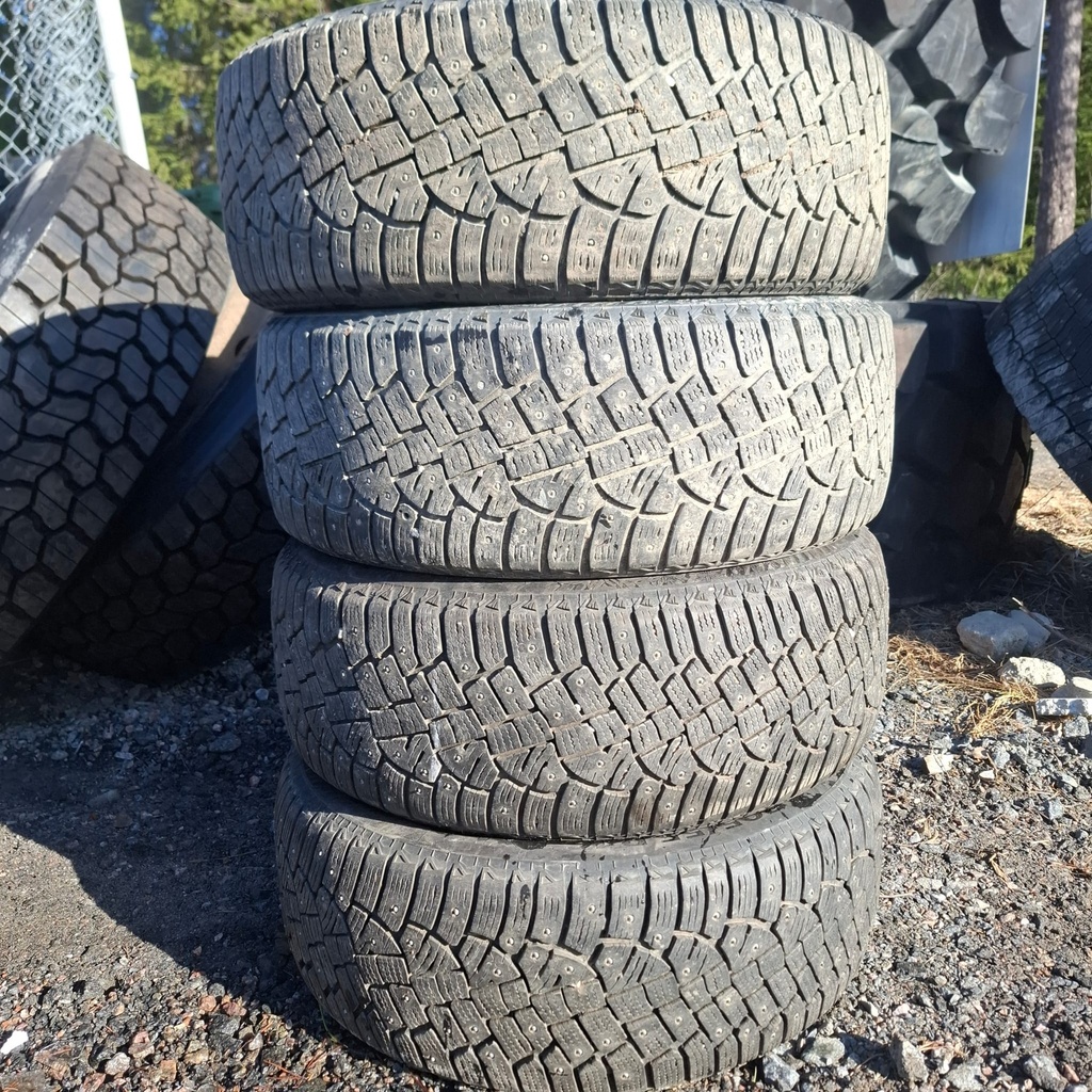 205/55R16 94T XL Continental IceContact 2 Käytetty nastarengas 4-6,5mm DOT-15 ja -18 (muutamia nastoja lähtenyt)