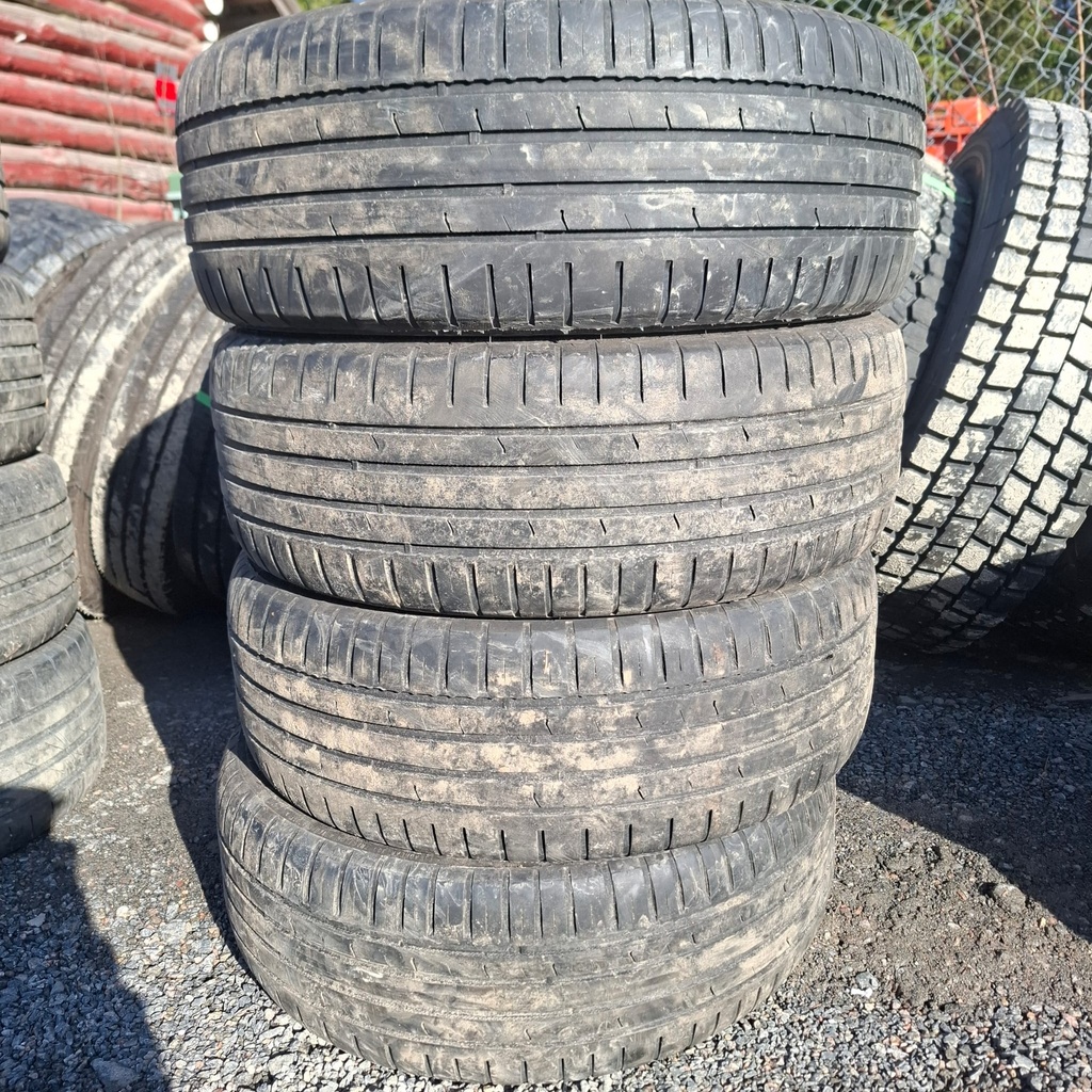 205/60R16 96W XL Nokian Hakka Blue 2 Käytetty kesärengas 3,5-4,5mm DOT-20