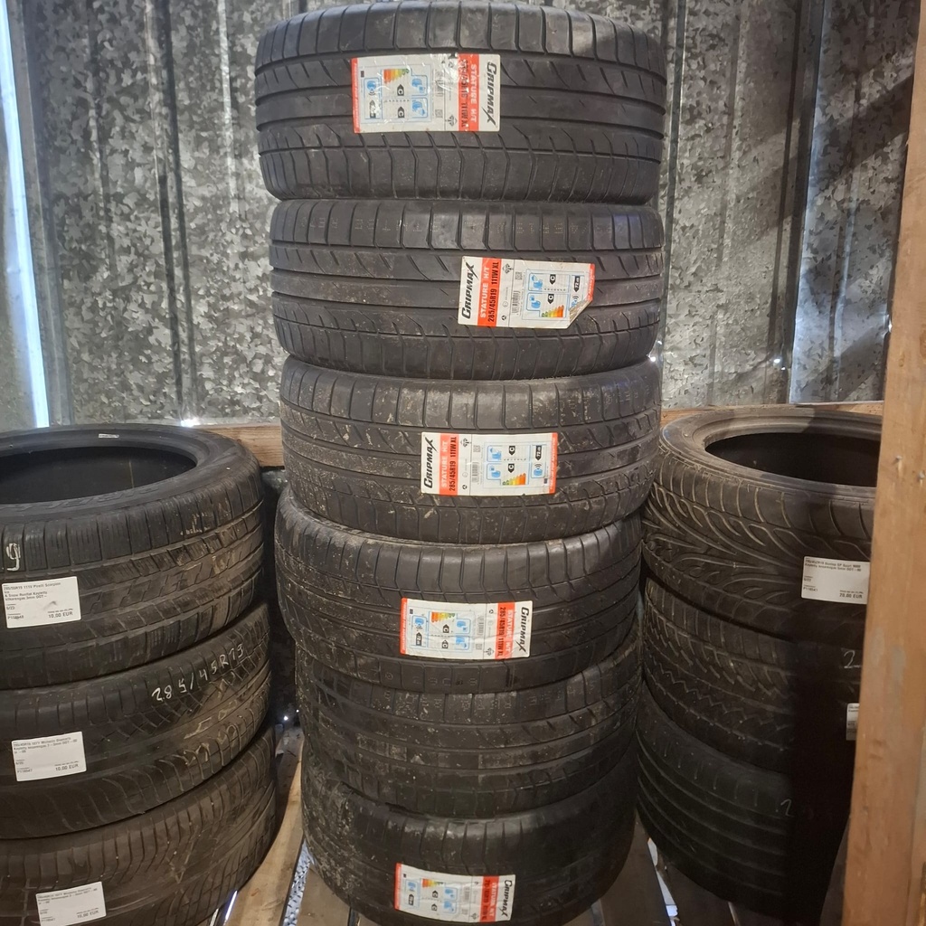 285/45R19 111W XL Gripmax Stature H/T Käytetty kesärengas Ajamaton DOT-19