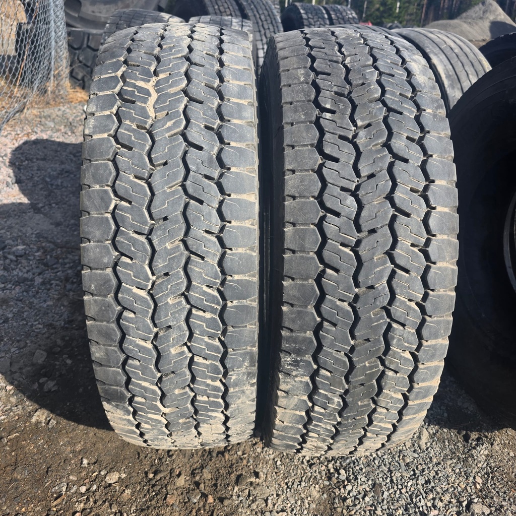 285/70R19.5 146/144L MICHELIN X-MULTI D Käytetty KA-rengas Veto DOT-17 12mm