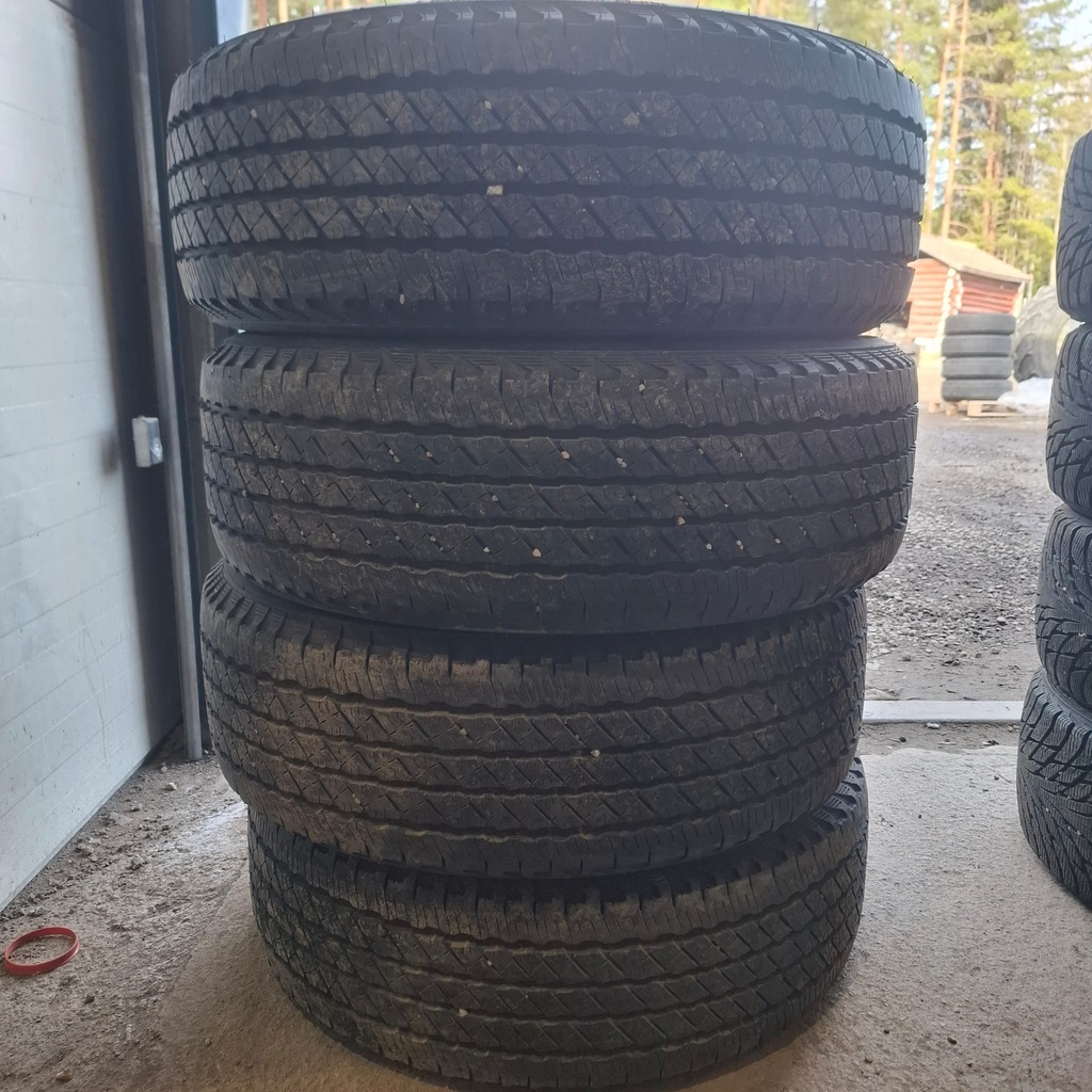 P245/60R18 104H Roadstone Roadian HT Käytetty kesärengas 7-8,5mm DOT-18 ja -21