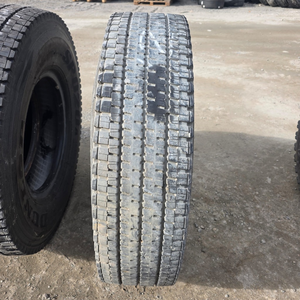 10.00R20 14pr DUNLOP SP020A Käytetty KA-rengas veto DOT-12 6mm