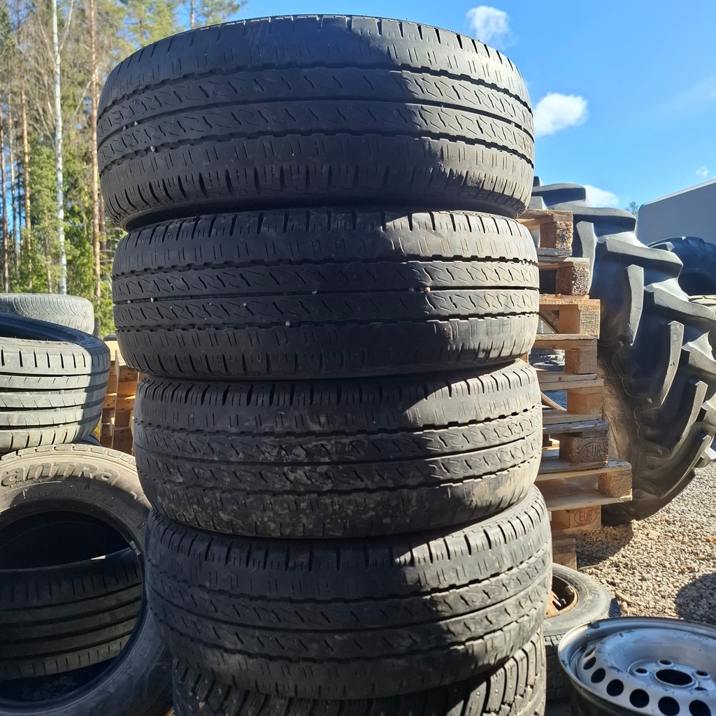 215/70R15C 109/107R Sailun Commercio VX1 Käytetty kesärengas 5-5,5mm DOT-21