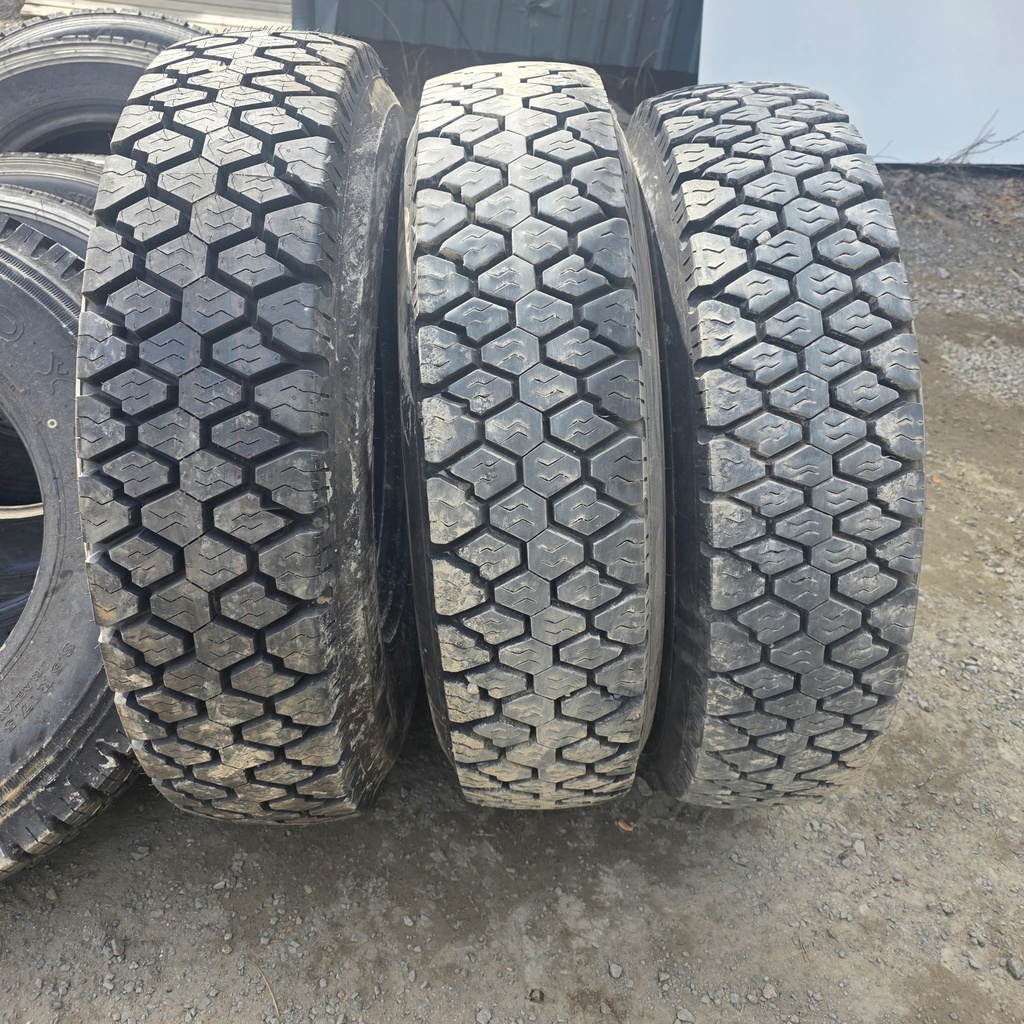 10R17.5 134/128M GOODYEAR G124 Käytetty KA-rengas Veto DOT-15 Siirtoajettu