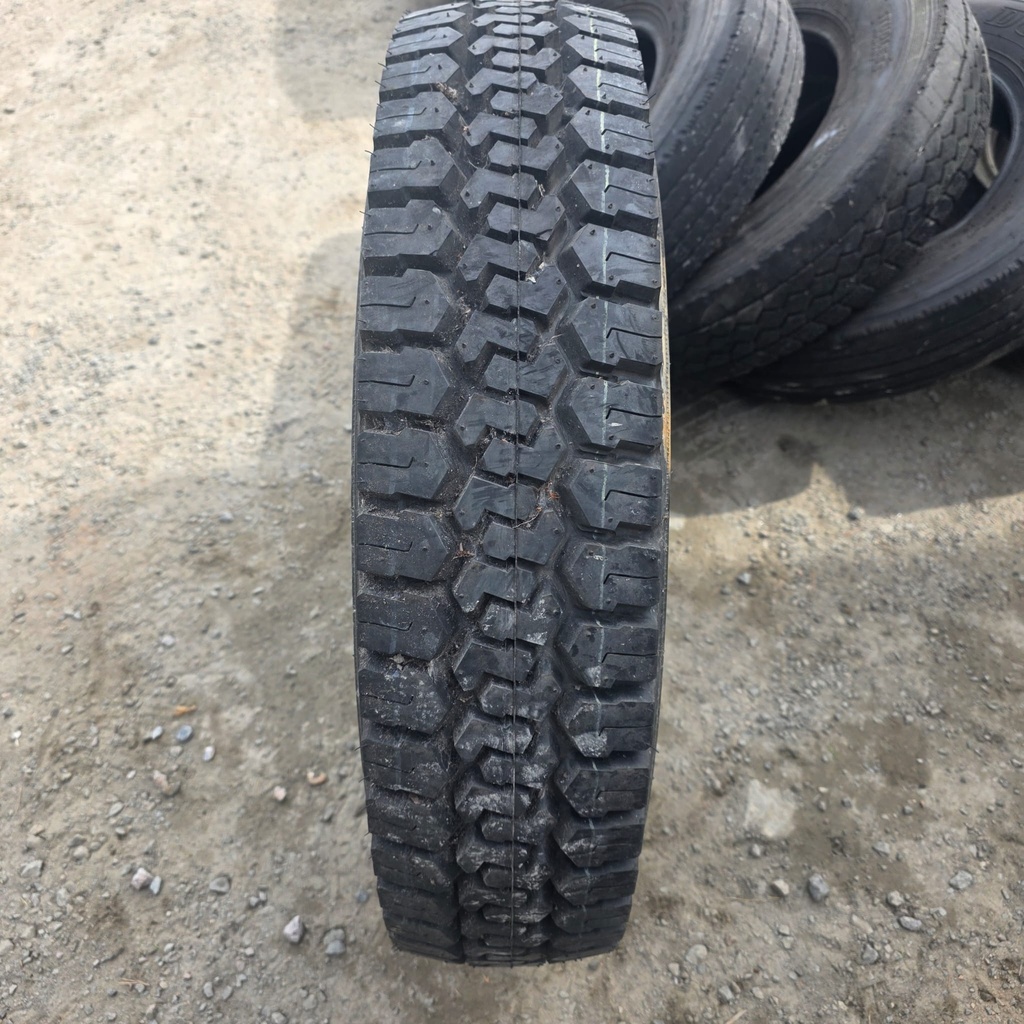 8.5R17.5 12pr TOYO M-76T Käytetty KA-rengas Veto DOT-03 Ajamaton