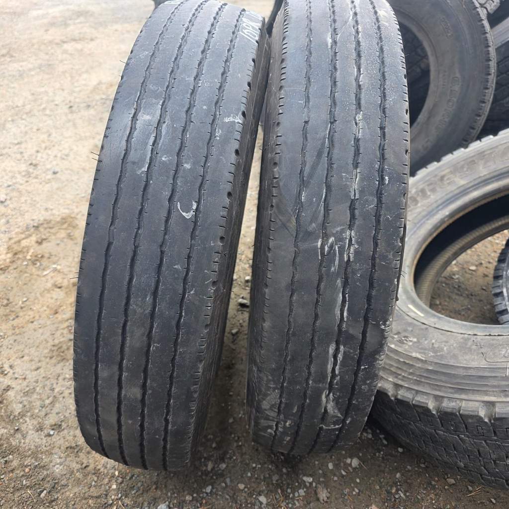 6.50R16 10pr DUNLOP SP185 Käytetty KA-rengas trailer DOT-24 4mm
