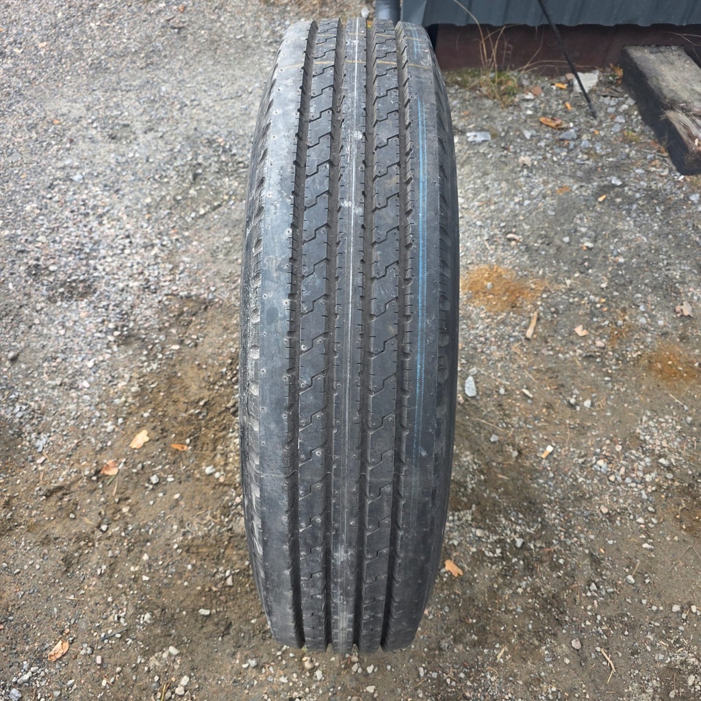 11.1R20 (10.00R20) 16pr BRIDGESTONE R210 KA-rengas ohjaava Ajamaton