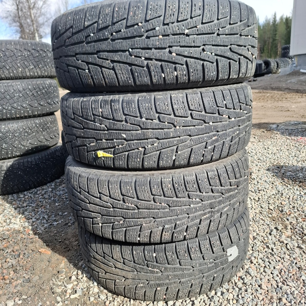 225/60R17 103R Nokian Hakkapeliitta R Käytetty kitkarengas 6-6,5mm DOT-10