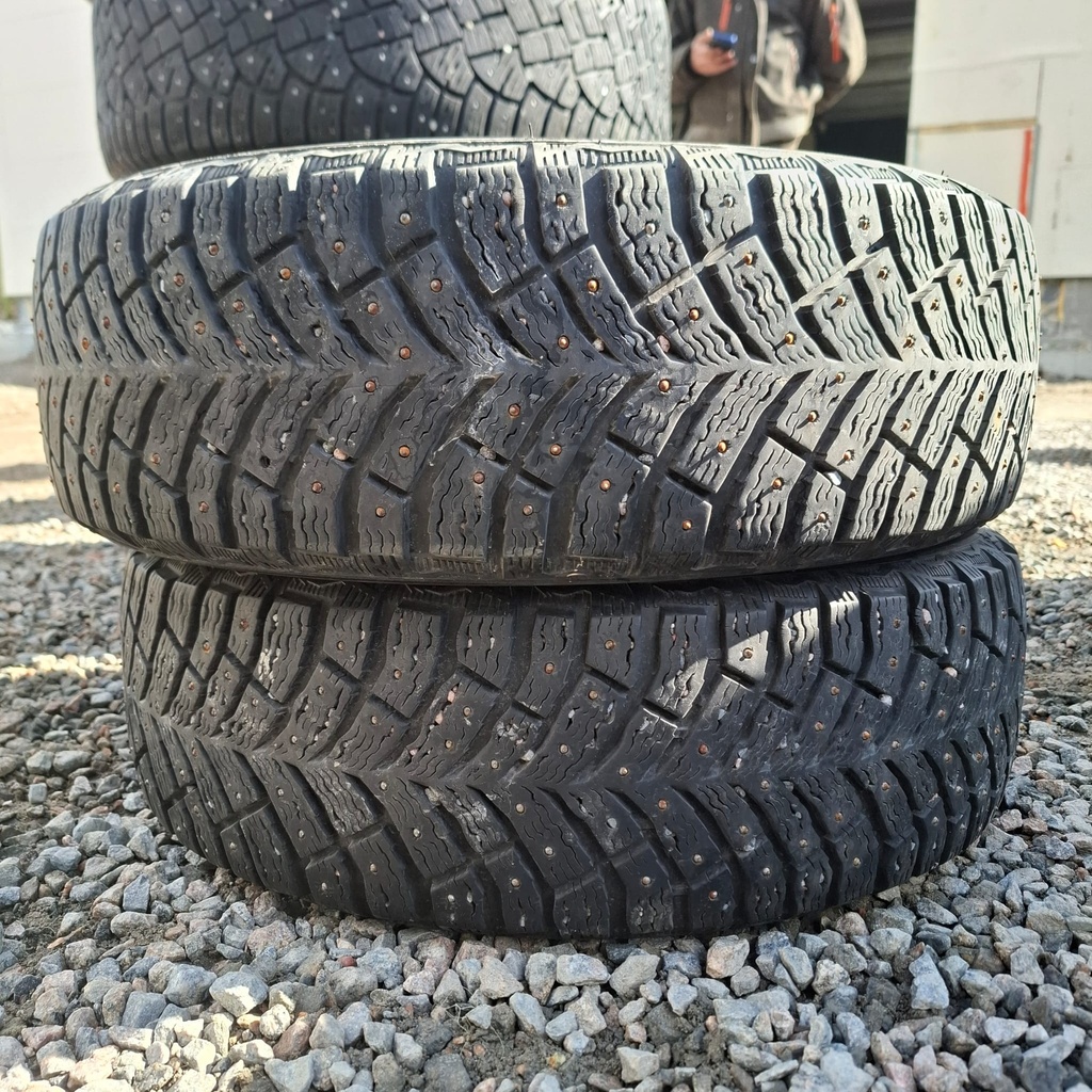 195/60R15 92T XL Michelin X-Ice North 4 Käytetty nastarengas 6-7mm DOT-18