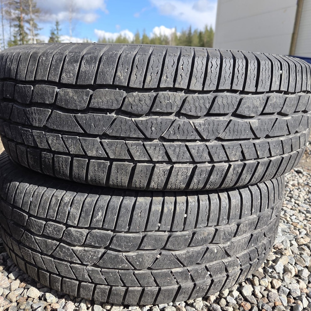 215/60R17 96H Continental ContiWinterContact TS830P Käytetty kitkarengas 6mm DOT-19 ja -20