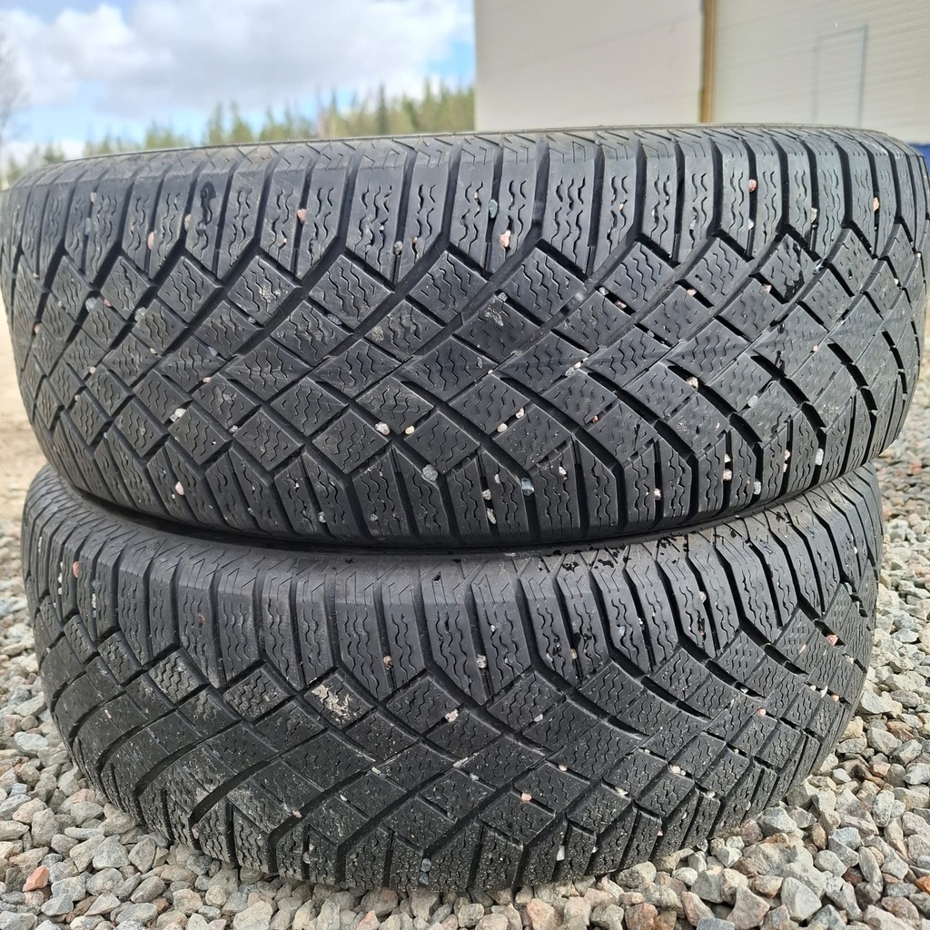 215/65R17 103T XL Continental VikingContact 7 Käytetty kitkarengas 5,5-6mm DOT-21