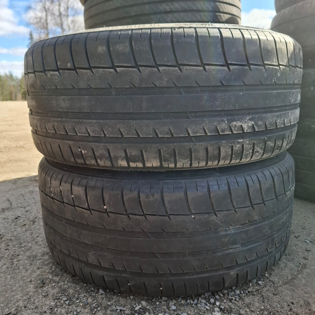 245/35R20 95Y Triangle Sportex TSH11 Käytetty kesärengas 3mm DOT-16