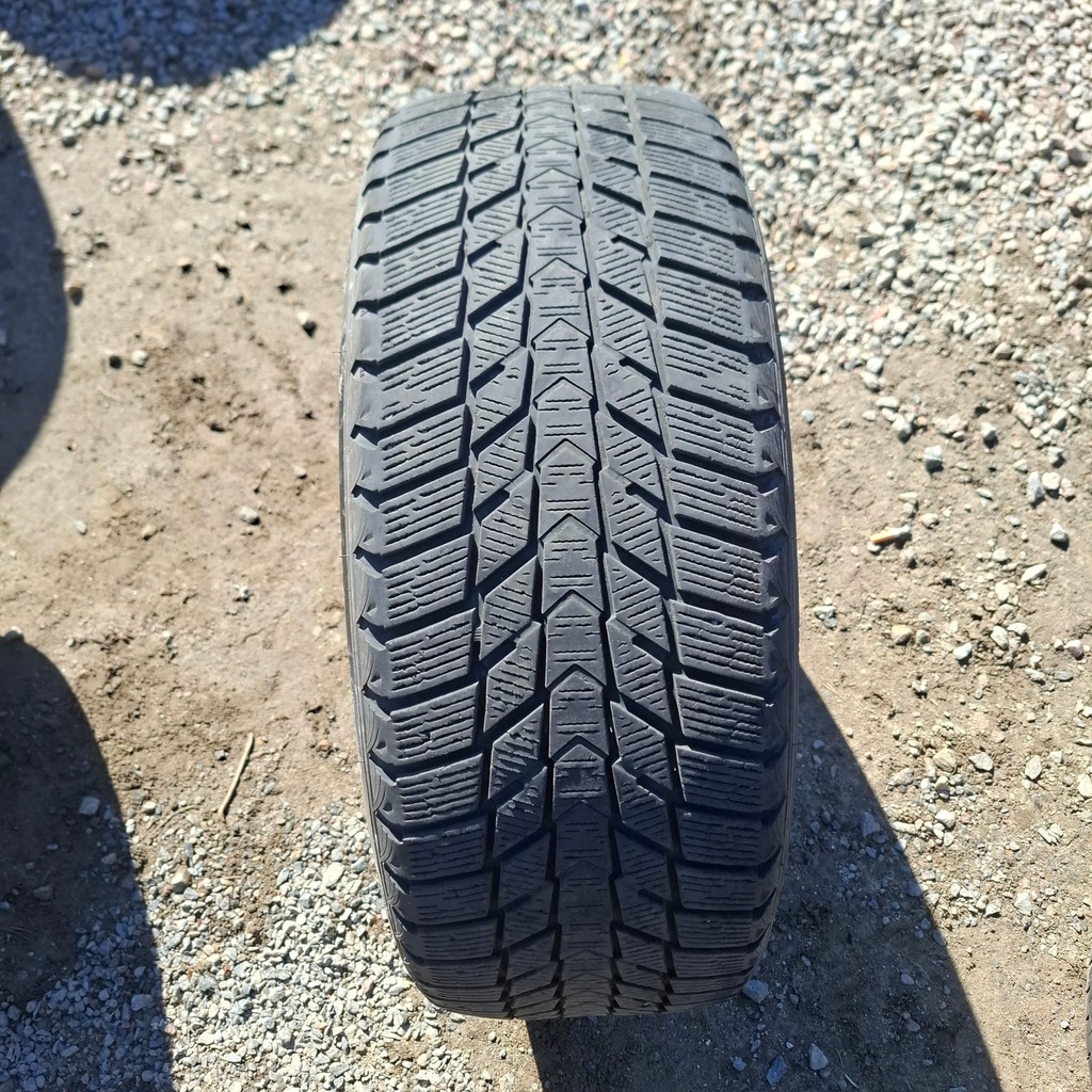 215/55R17 98T Nexen Winguard Ice Plus Käytetty kitkarengas 5,5mm DOT-18