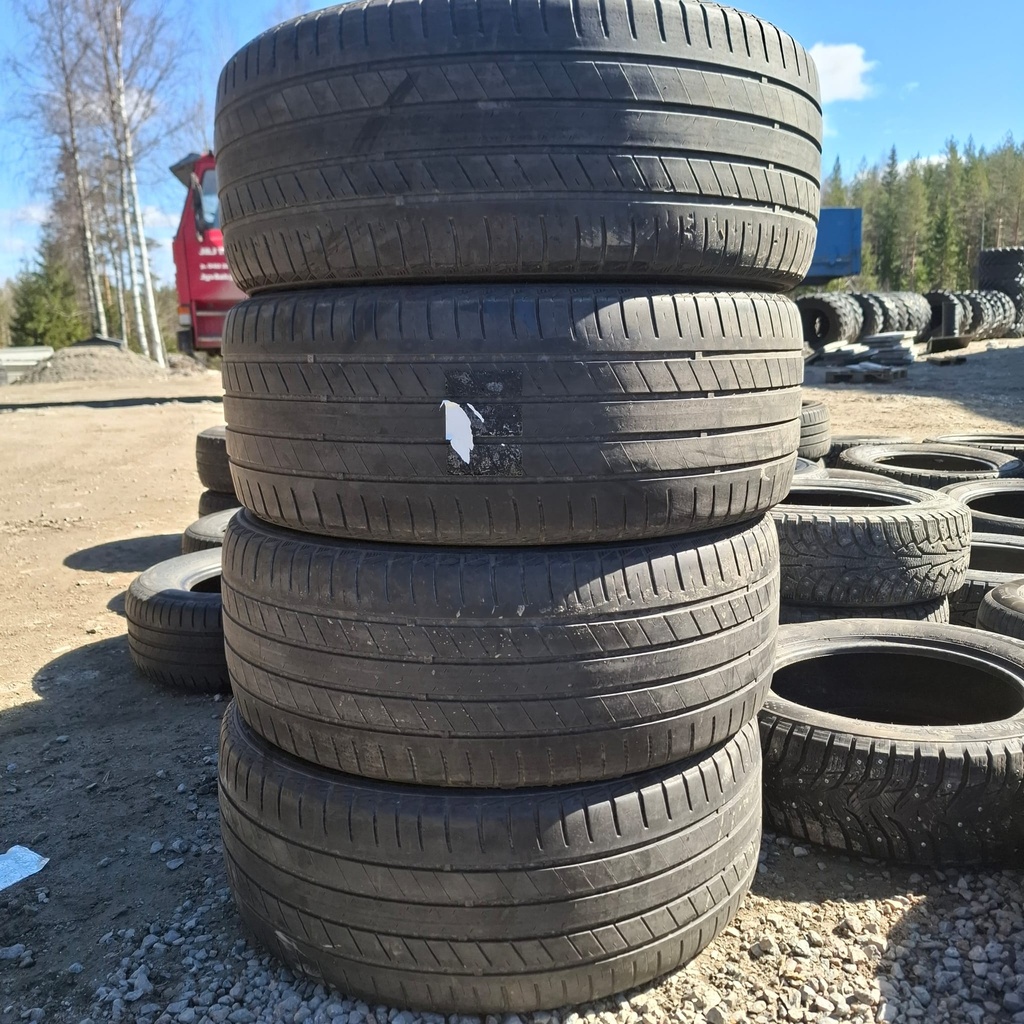 255/40R21 102Y XL RoadX RXQuest SU01 Käytetty kesärengas 3,5-4mm DOT-22