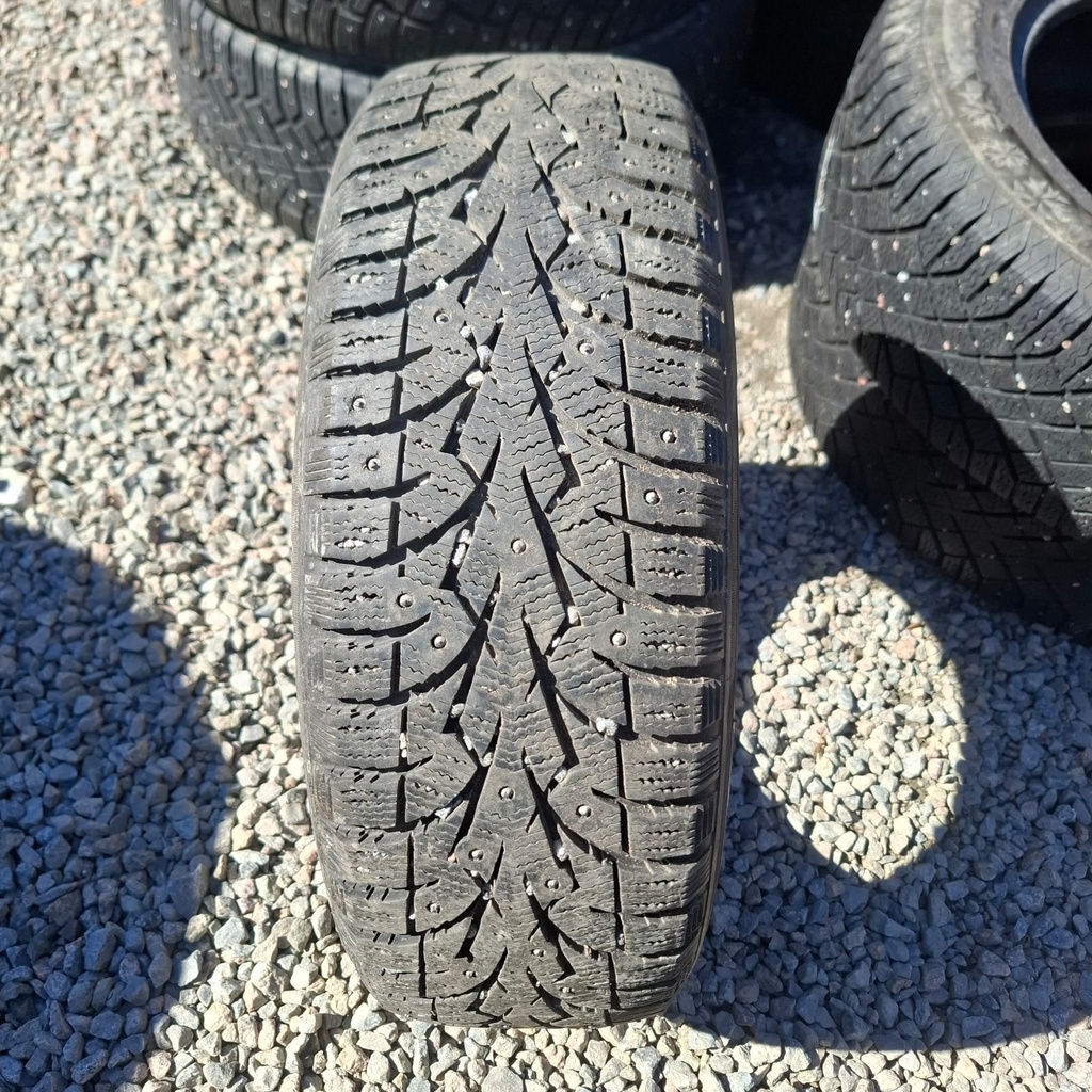 175/65R14 82T Toyo Observe G3-Ice Käytetty nastarengas 7,5mn DOT-16