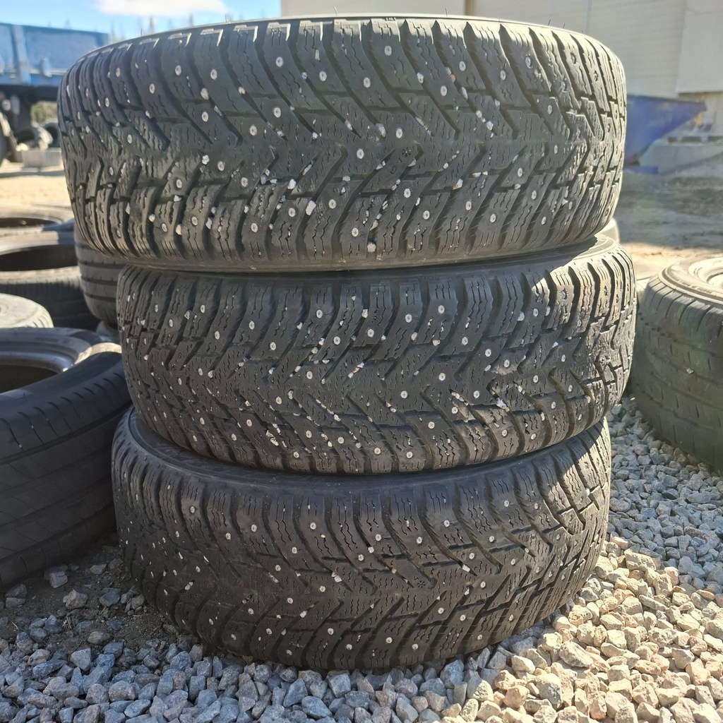 185/60R15 88T XL Nokian Hakkapeliitta 8 Käytetty nastarengas 6-7mm DOT-16