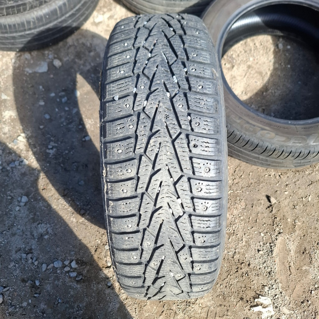 185/65R15 92T XL Nokian Hakkapeliitta 7 Käytetty nastarengas 6mm DOT-11 ja -12
