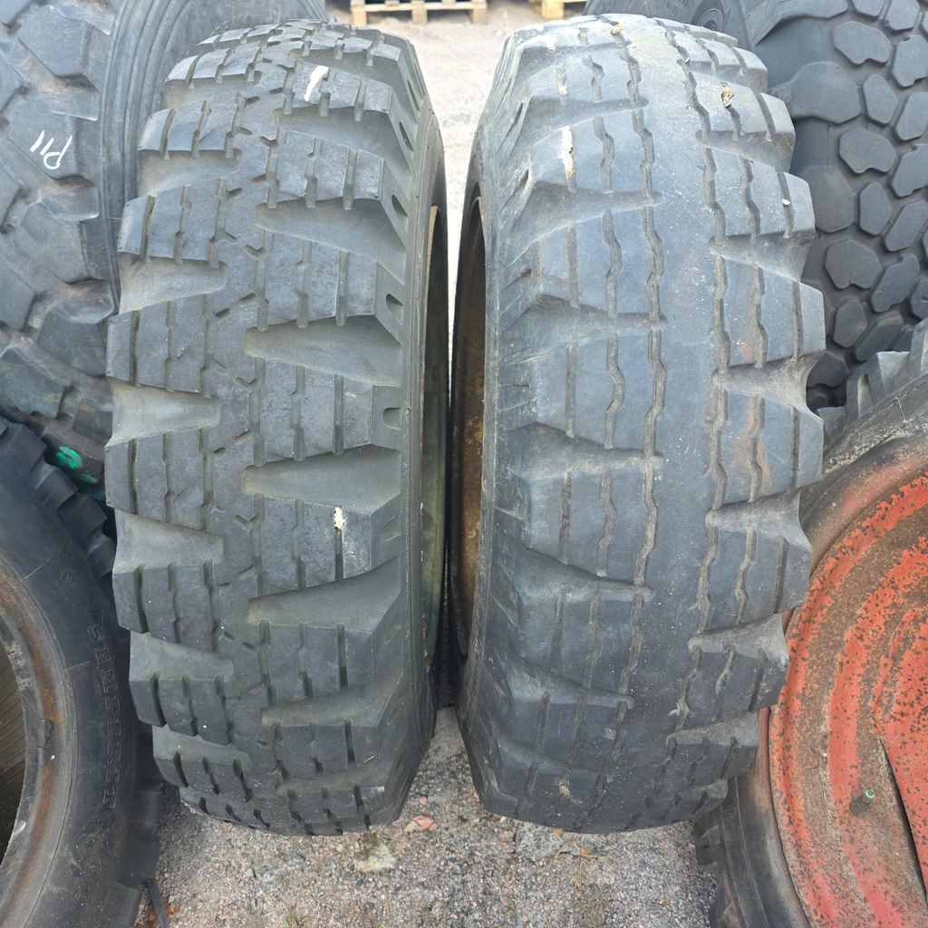 10.5-20 6pr CONTINENTAL MPT Käytetty Työkone rengas 5-10cm (Vanha) Vanne jako:6x205 Kr:161 Takamitta:190mm