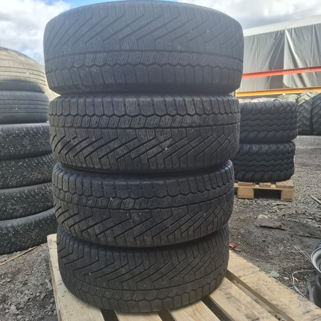 235/55R19 105T XL Gislaved Soft Frost 200 SUV Käytetty kitkarengas 6mm DOT-16