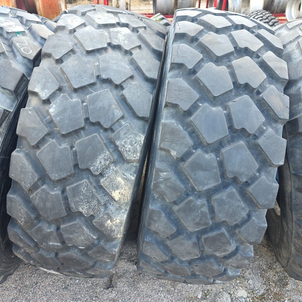 335/80R20 (12.5R20) 141K MICHELIN XZL Käytetty KA-rengas DOT-10  13-15mm