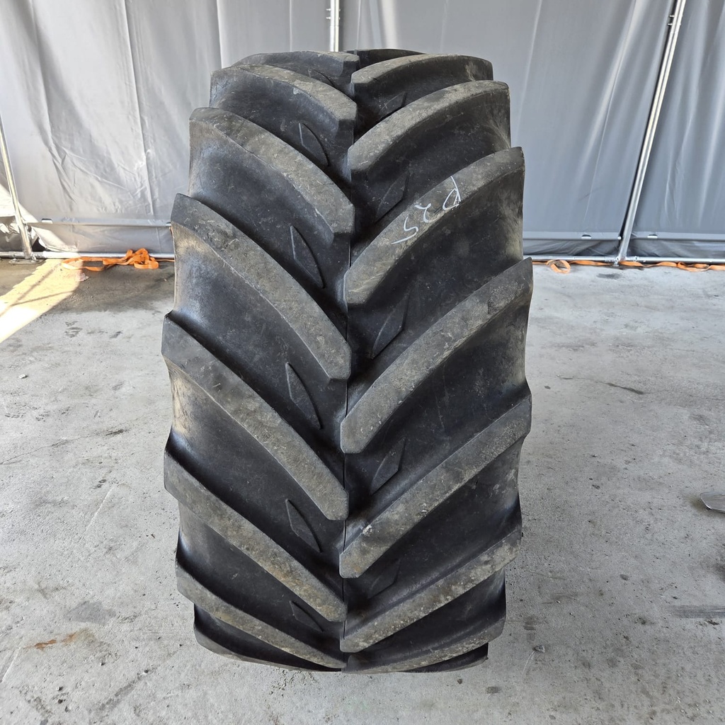 VF600/60R30 147D Michelin XeoBib Käytetty rengas DOT-13 26mm Tubeless (Hakkujen välissä pientä kuivumaa, Laitakulunut)