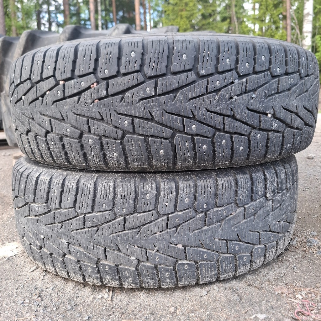 225/70R16 107T XL Nokian Hakkapeliitta 7 SUV Käytetty nastarengas 7-8mm DOT-14