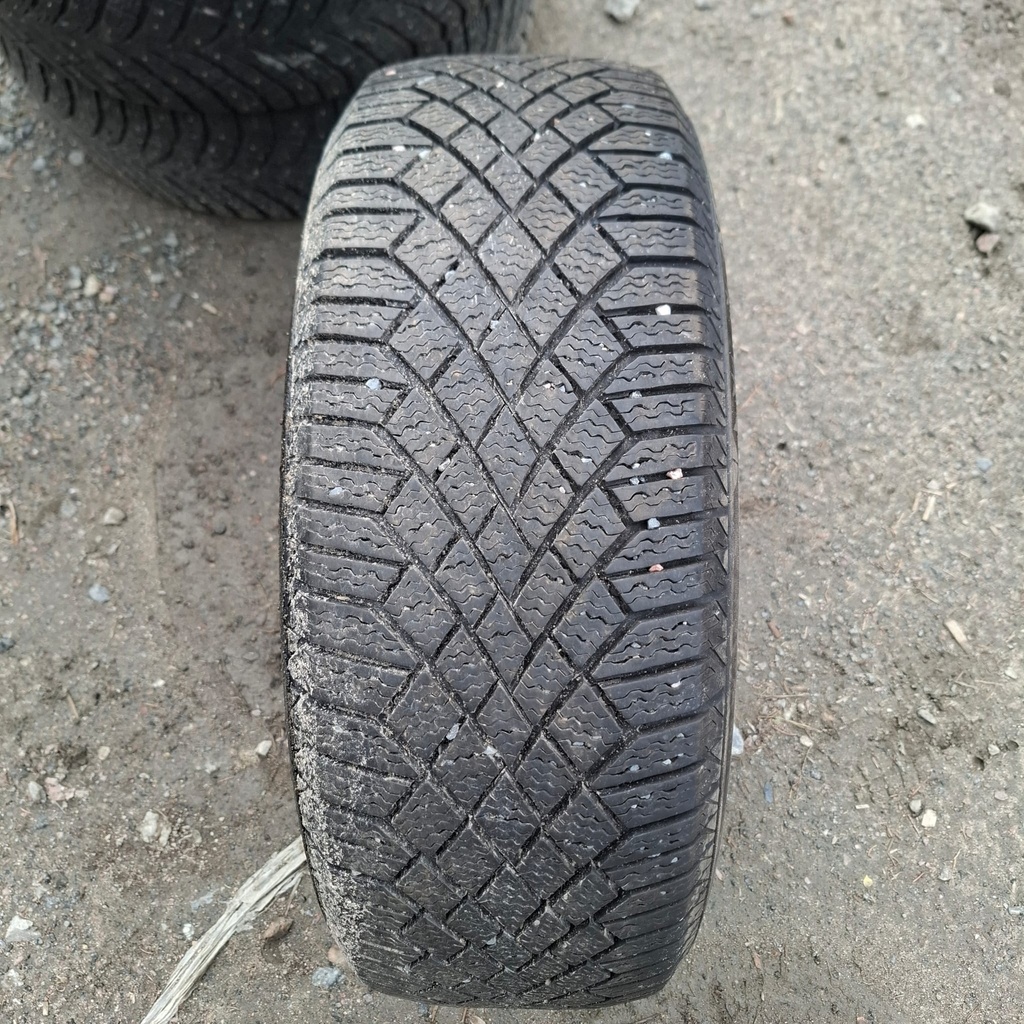 205/60R16 96T XL Continental VikingContact 7 Käytetty kitkarengas 7mm DOT-18