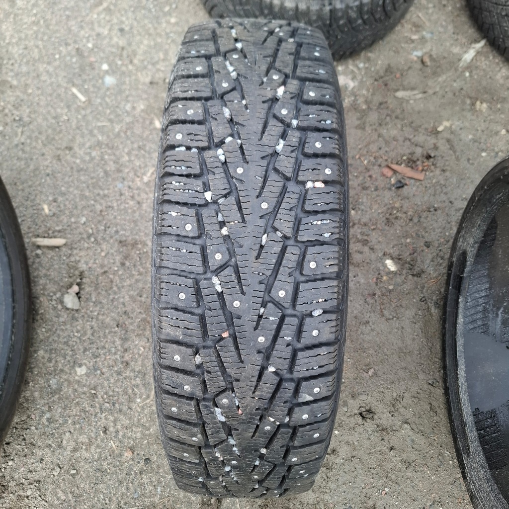 215/70R16 100T Cordinant SnowCross Käytetty nastarengas 8mm DOT-20