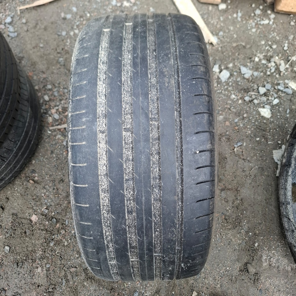 235/45R17 97Y Nokian Hakka Black 3 Käytetty kesärengas 4,5mm DOT-23