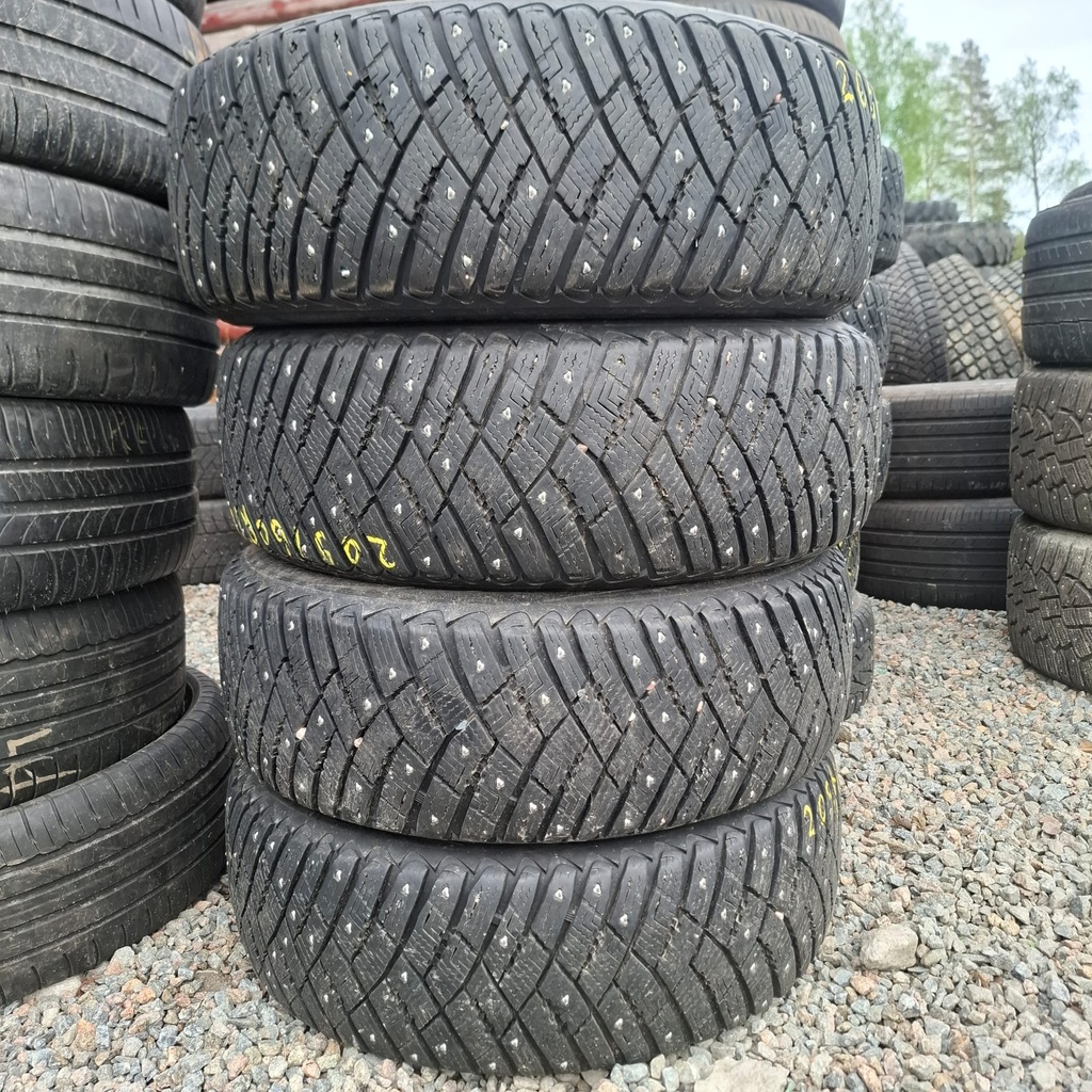 205/60R16 92T Goodyear Ultragrip Ice Arctic Käytetty nastarengas 9-9,5mm DOT-12