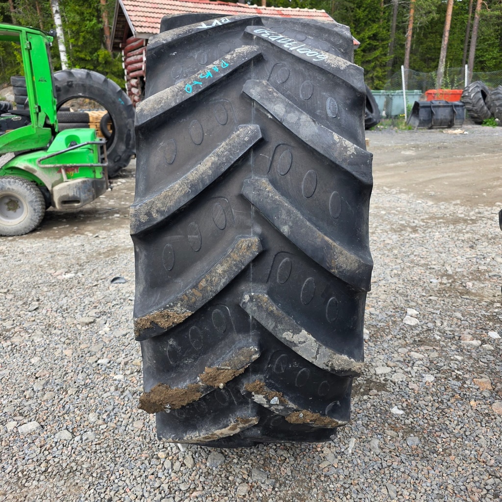600/70R30 152A8/152B BKT AGRIMAX Käytetty rengas DOT-12  23mm Tubeless (Korjattu)