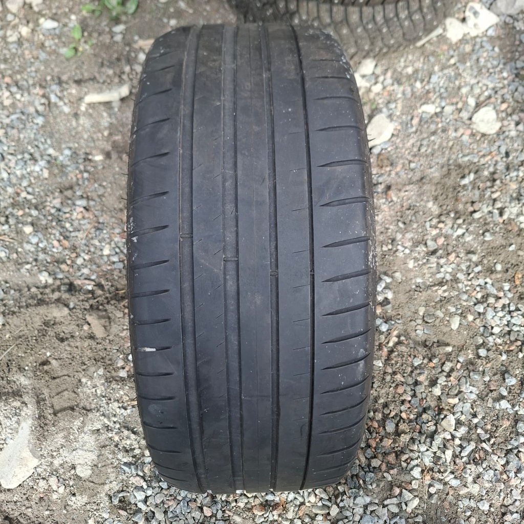 225/40ZR18 92W Michelin Pilot Sport 4 Käytetty kesärengas 4mm DOT-19