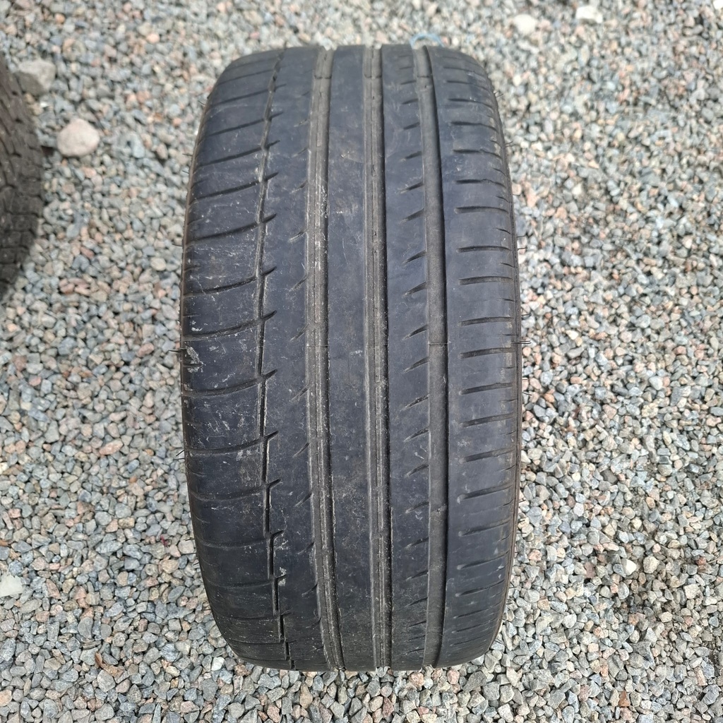 245/40R18 97Y Triangle Sportex TSH11 Käytetty kesärengas 4,5mm DOT-21