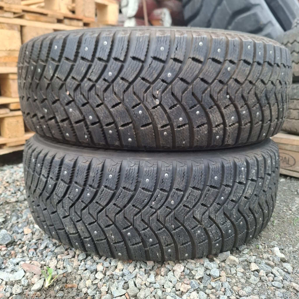 235/65R17 108T Michelin Latitude X-Ice North LXIN2 Käytetty nastarengas 8-9mm DOT-11 ja -13