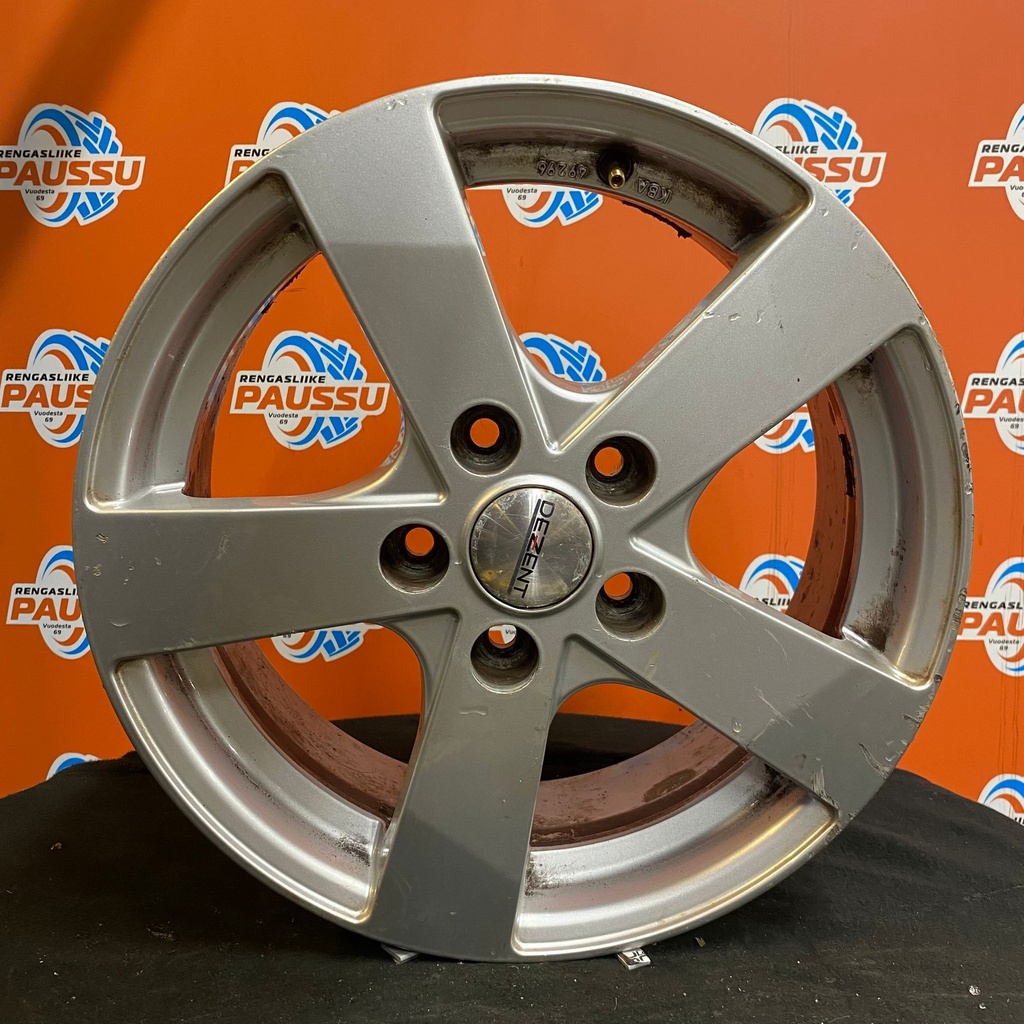 Käytetty DEZENT vannesarja 5x114,3 ET45 KR66,6 6,5x16"